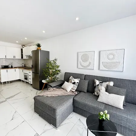 Chaparral Deluxe Pool Oasis *